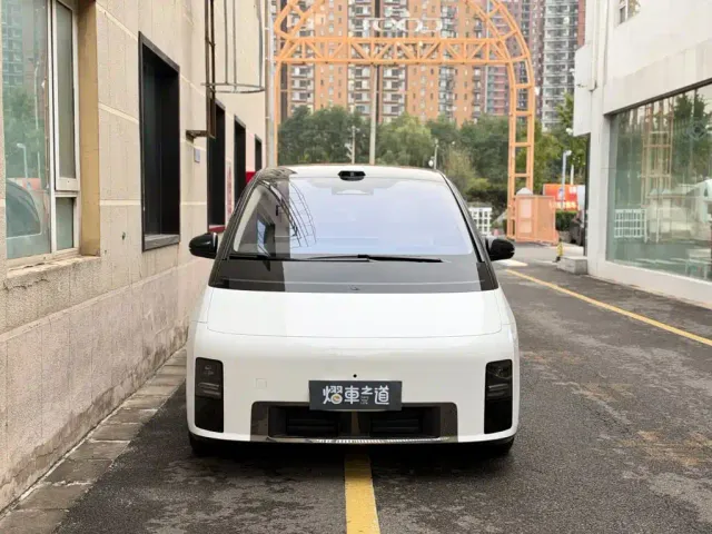 Li Auto MEGA — Фото автомобиля 2
