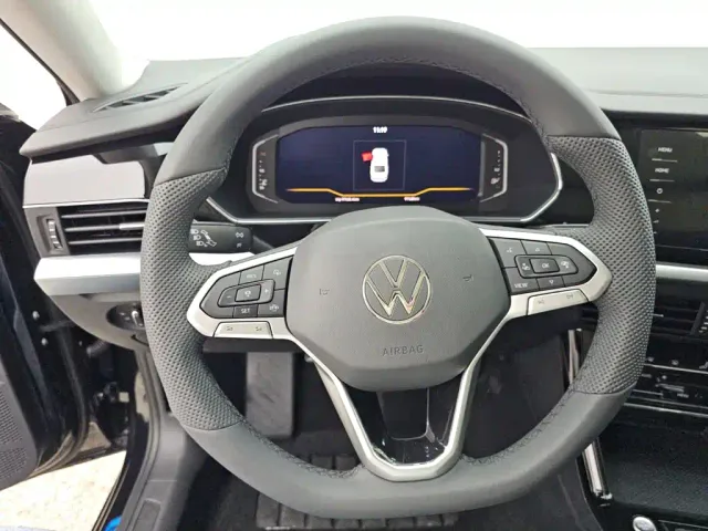 Volkswagen Passat — Фото автомобиля 9