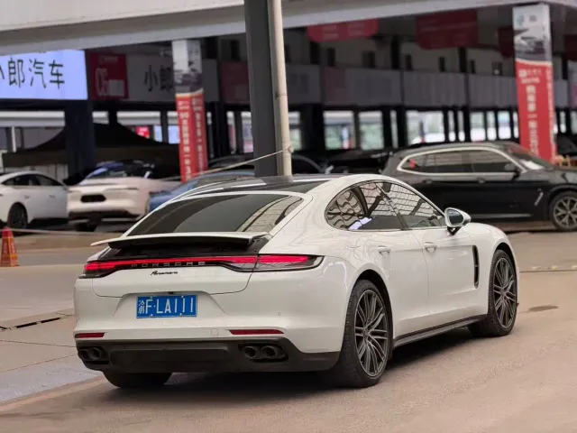 Porsche Panamera — Фото автомобиля 9