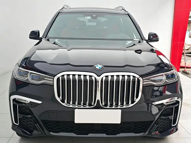 BMW X7 — Фото автомобиля 2
