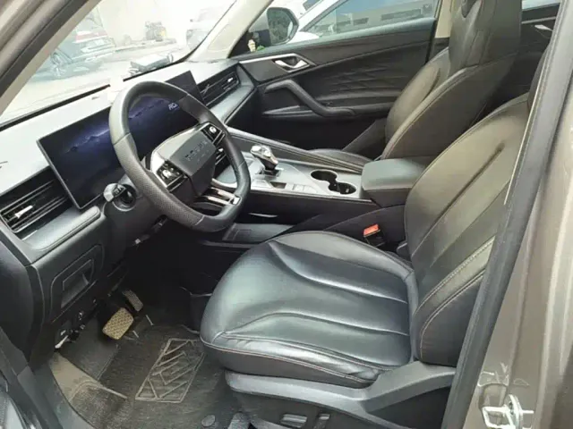 Roewe RX5 — Фото автомобиля 14