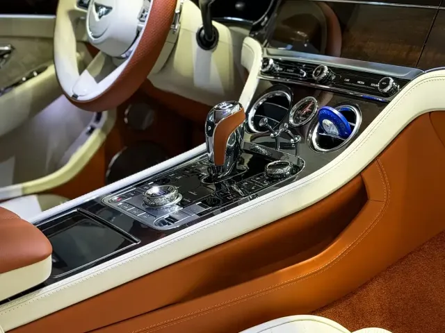 Bentley Continental — Фото автомобиля 17