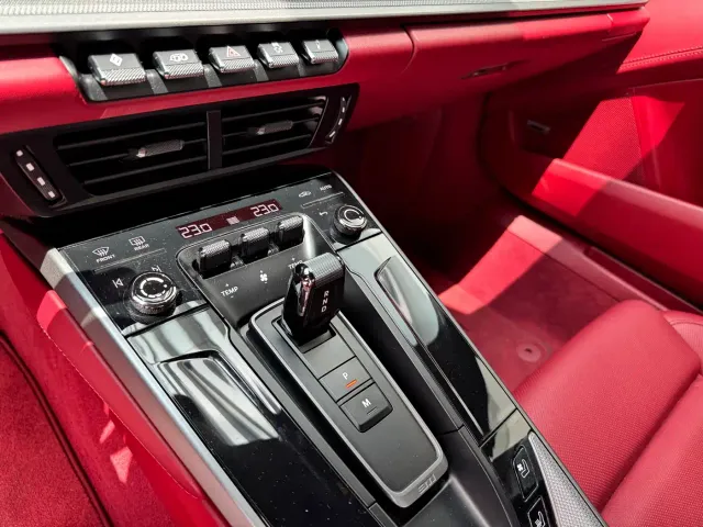 Porsche 911 — Фото автомобиля 14