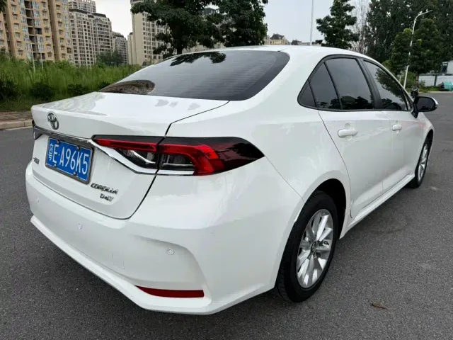 Toyota Corolla — Фото автомобиля 10