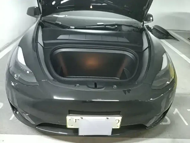 Tesla Model Y — Фото автомобиля 19