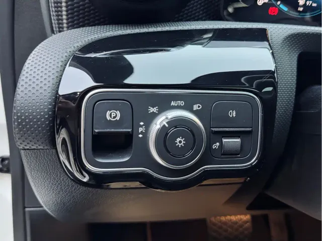 Mercedes-Benz A-Class — Фото автомобиля 12