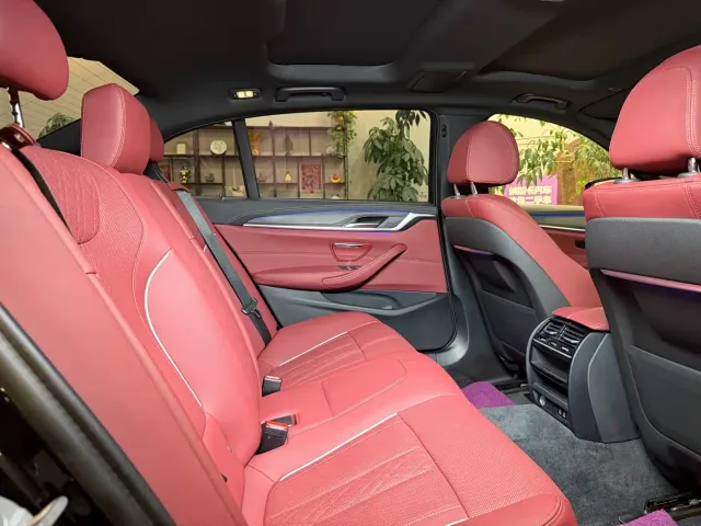 BMW 5 Series — Фото автомобиля 15