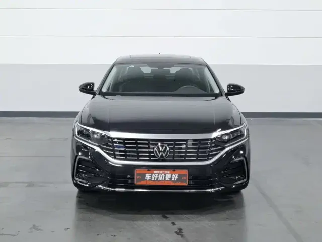 Volkswagen Passat — Фото автомобиля 3