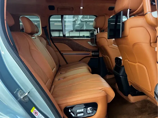 BYD U8 — Фото автомобиля 9