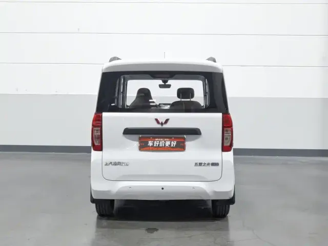 Wuling Zhiguang NEV — Фото автомобиля 4