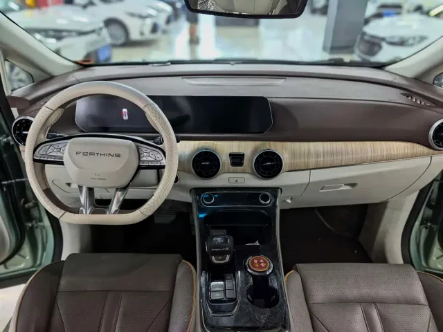 Forthing Yacht — Фото автомобиля 5