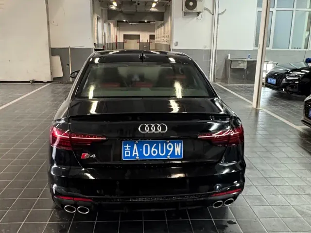 Audi S4 — Фото автомобиля 4
