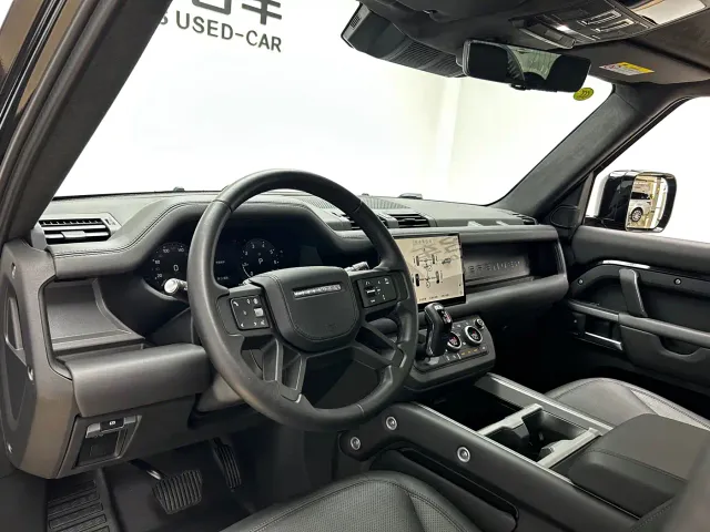 Land Rover Defender — Фото автомобиля 11
