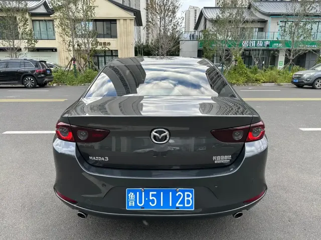 Mazda Axela — Фото автомобиля 7