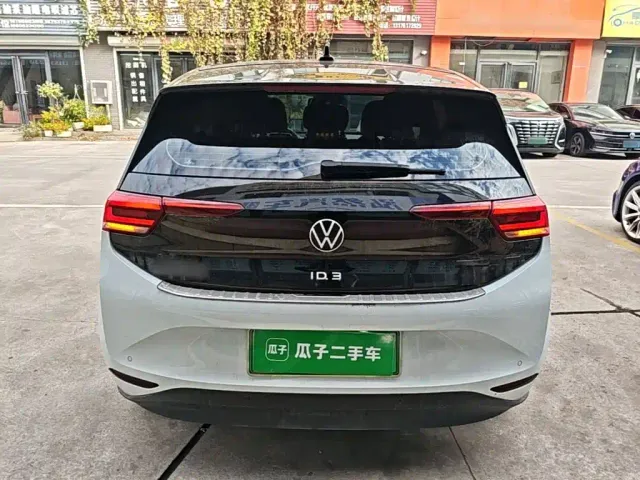 Volkswagen ID.3 — Фото автомобиля 5