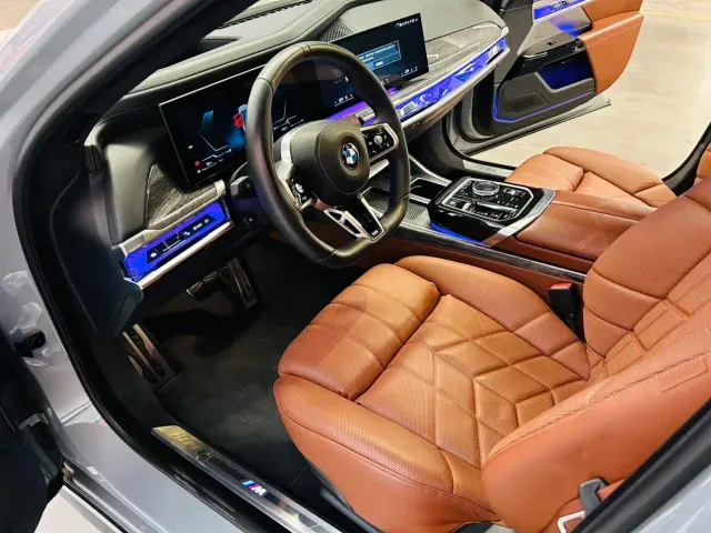 BMW 7 Series — Фото автомобиля 8