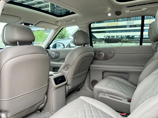 IM Motors LS9 — Фото автомобиля 11