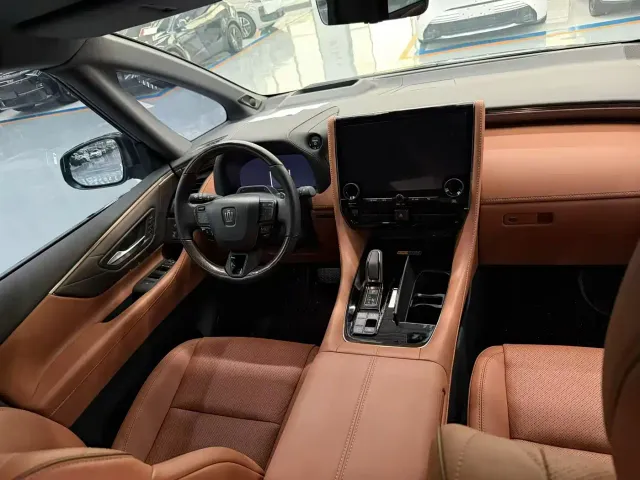 Toyota Vellfire — Фото автомобиля 8
