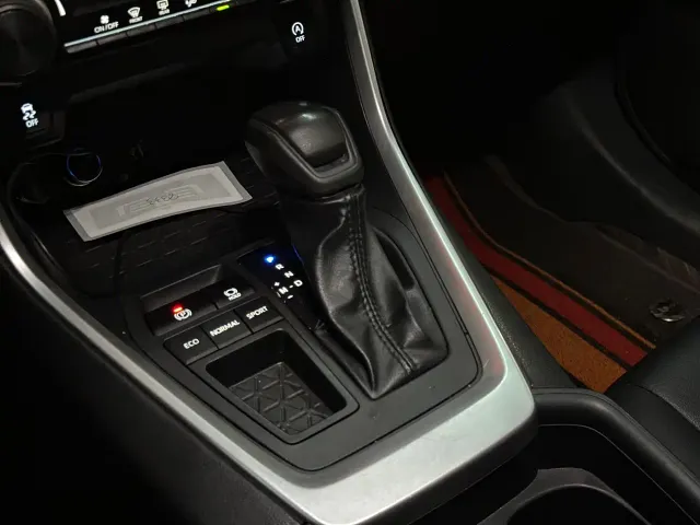 Toyota Wildlander — Фото автомобиля 10