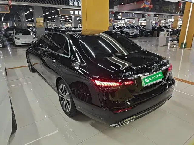 Mercedes-Benz E-Class — Фото автомобиля 4