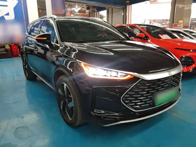 BYD Tang — Фото автомобиля 3