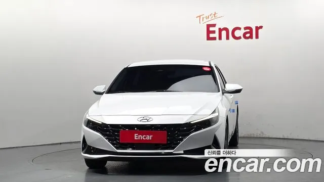 Hyundai Avante CN7 — Фото автомобиля 3