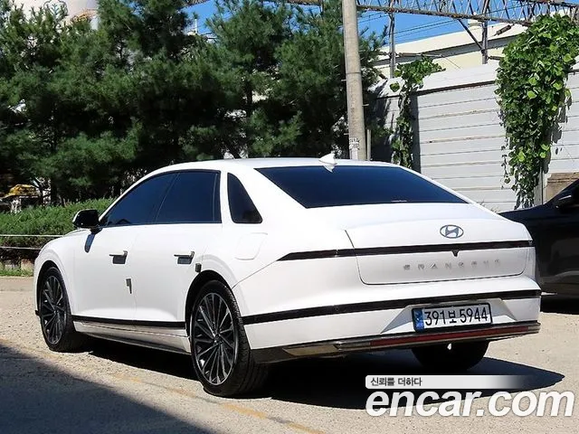 Hyundai Grandeur GN7 — Фото автомобиля 2