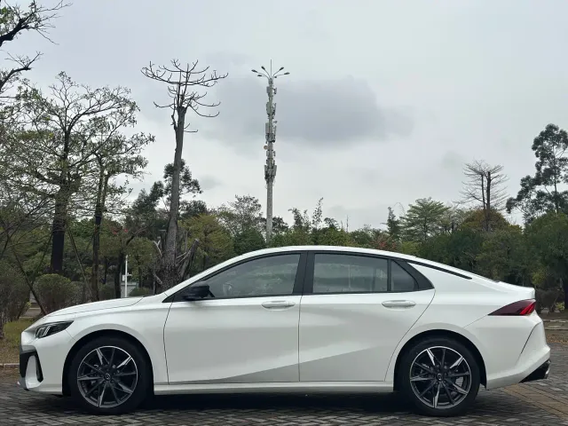 GAC Trumpchi Emkoo — Фото автомобиля 10