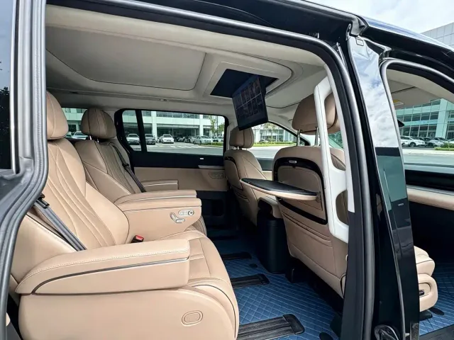 Xpeng X9 — Фото автомобиля 6