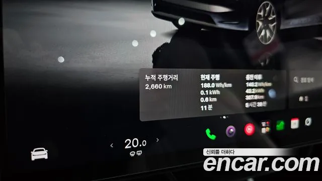 Tesla Model Y — Фото автомобиля 11