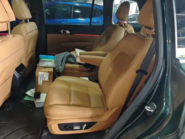 Li Auto ONE — Фото автомобиля 16