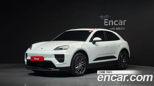 Фотография автомобиля — Porsche Macan Electric