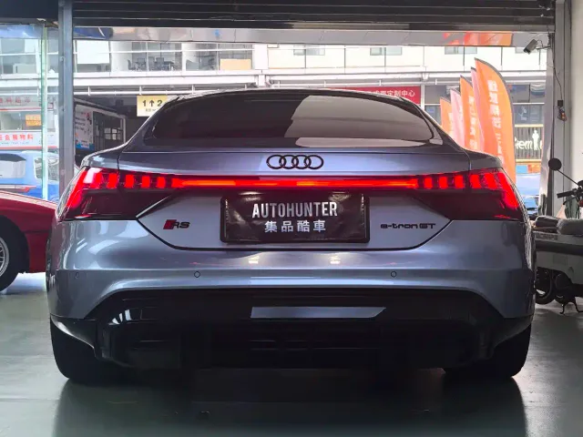 Audi Audi RS e-tron GT 2023 Base Model — Фото автомобиля 5