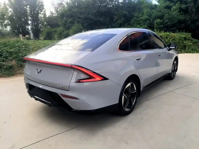 Wuling Starlight — Фото автомобиля 6