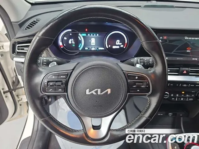 Kia Niro — Фото автомобиля 9