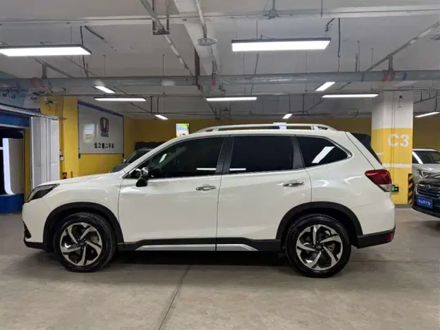 Subaru Forester — Фото автомобиля 4