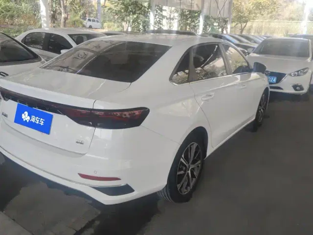 Geely Emgrand — Фото автомобиля 3