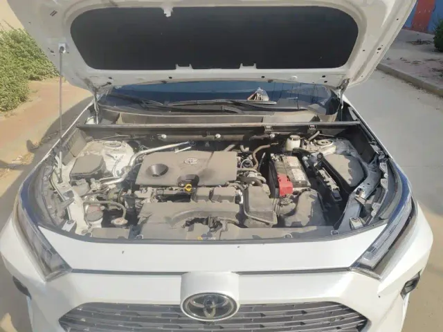 Toyota RAV4 — Фото автомобиля 21
