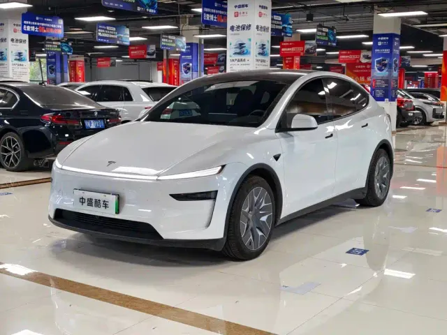 Фотография автомобиля — Tesla Model Y L