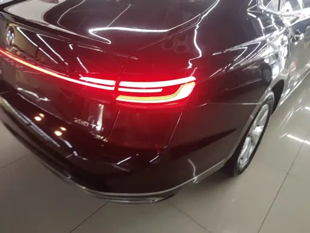 Volkswagen Passat — Фото автомобиля 7