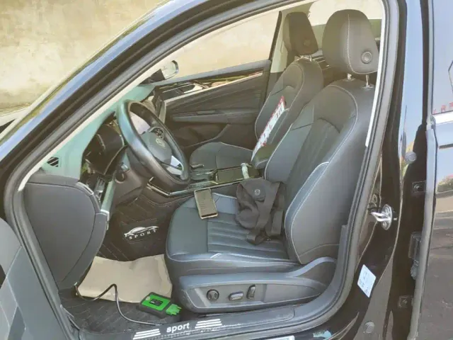 Volkswagen Passat — Фото автомобиля 14