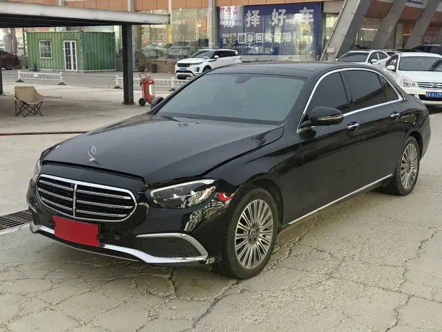 Фотография автомобиля — Mercedes-Benz E-Class