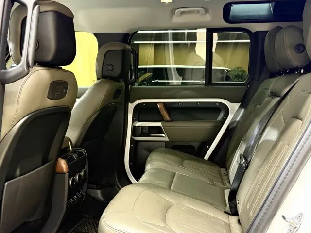 Land Rover Defender — Фото автомобиля 5
