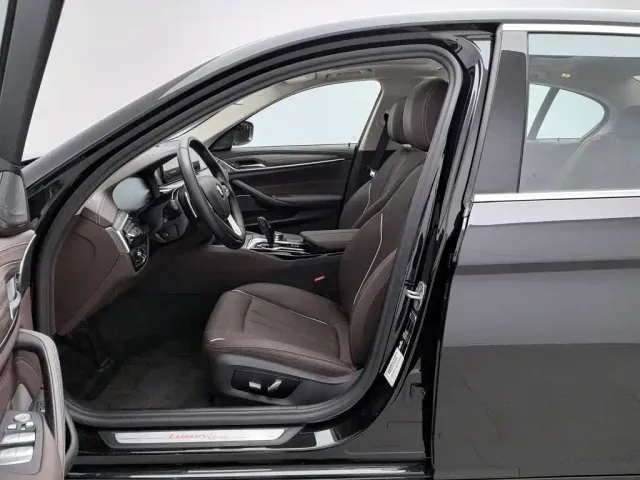 BMW 5 Series — Фото автомобиля 10