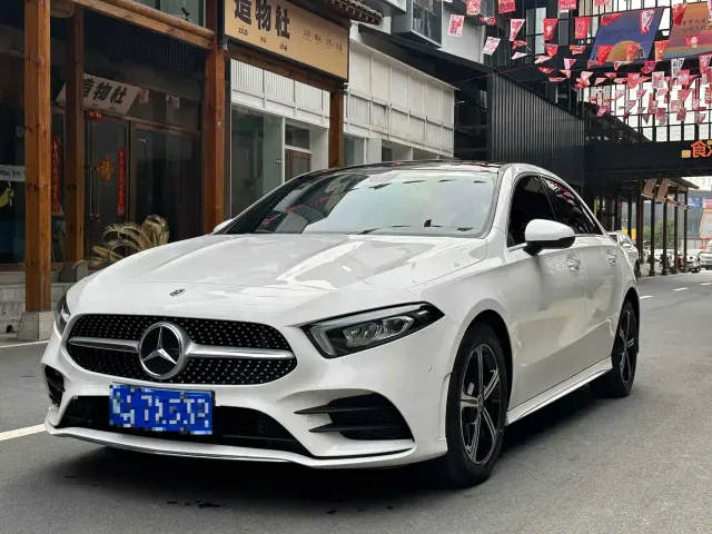 Фотография автомобиля — Mercedes-Benz A-Class