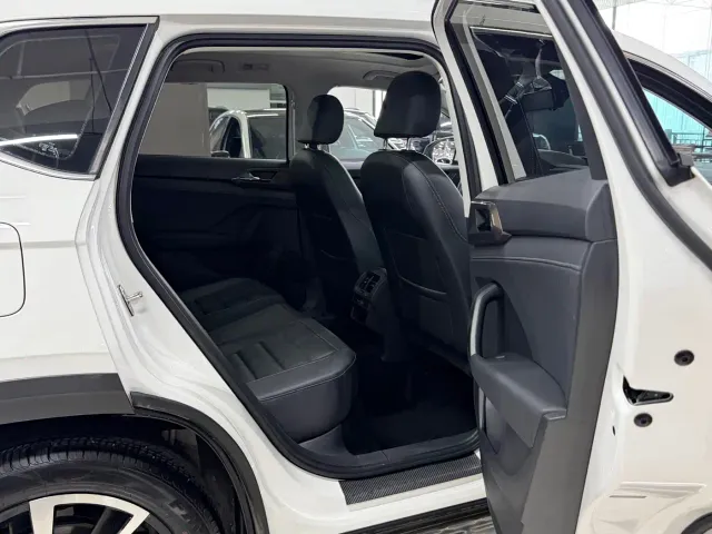 Volkswagen Tharu — Фото автомобиля 12