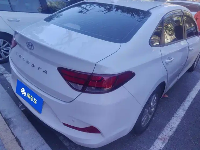 Hyundai Elantra — Фото автомобиля 3