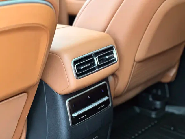 Li Auto L7 — Фото автомобиля 6