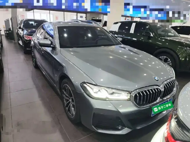 BMW 5 Series — Фото автомобиля 2