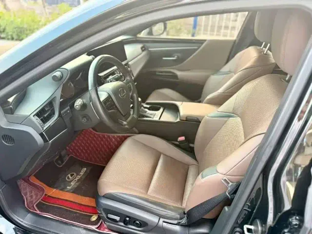 Lexus ES — Фото автомобиля 8
